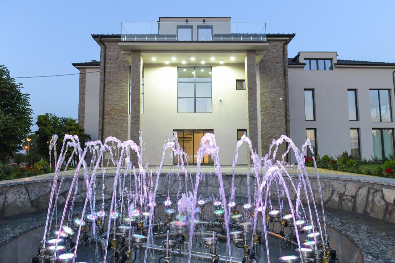 S Club Resort Hotel Aqua Park And Spa بلغراد المظهر الخارجي الصورة